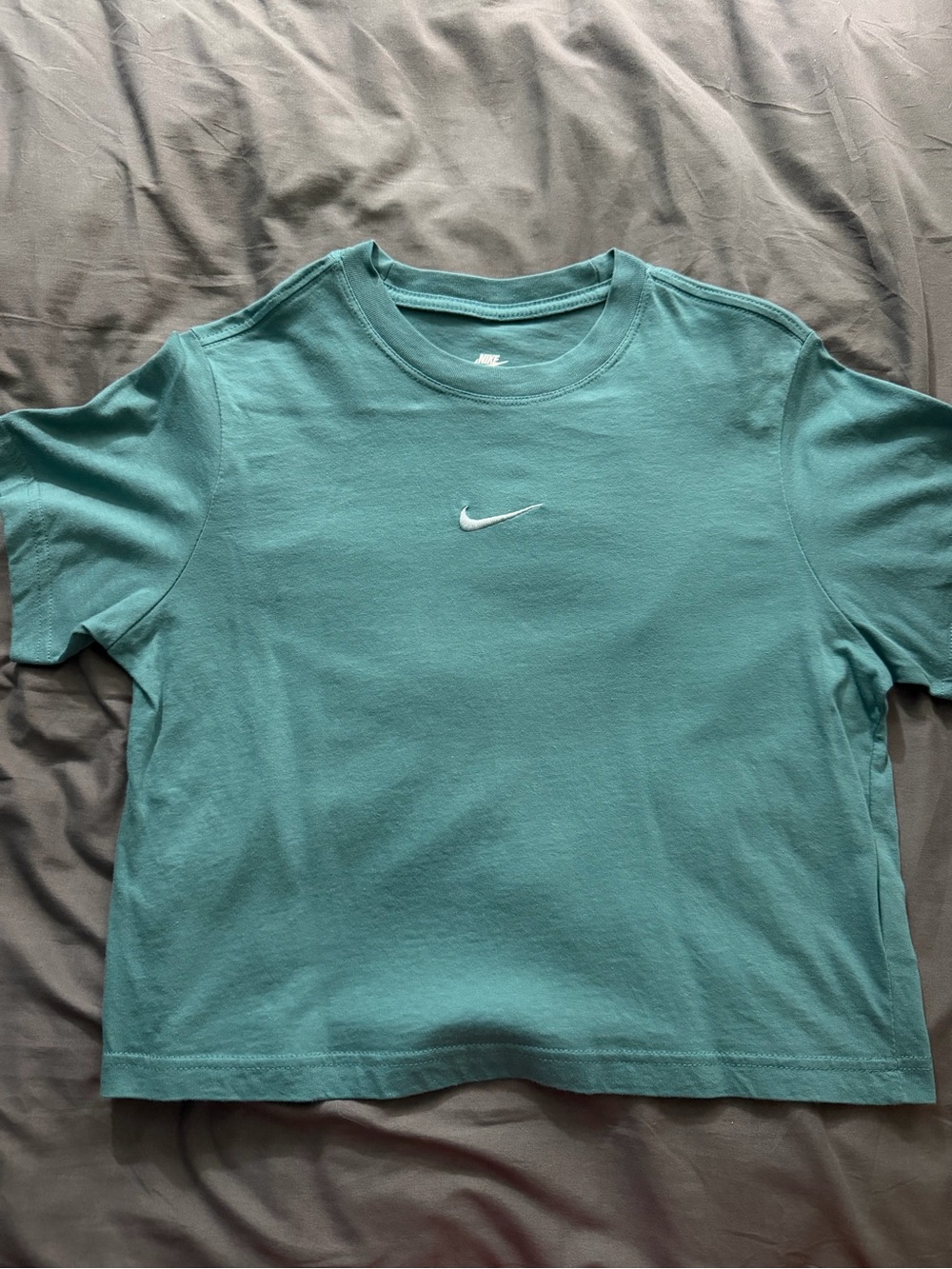 Nike Teal Short Sleeve Cropped Tee with White Swoosh